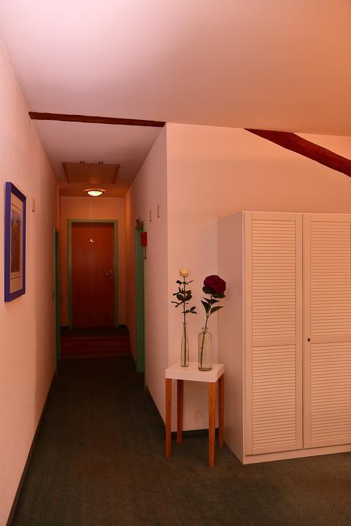 Hotel-Rotisserie La Tour Rouge Delémont Екстериор снимка