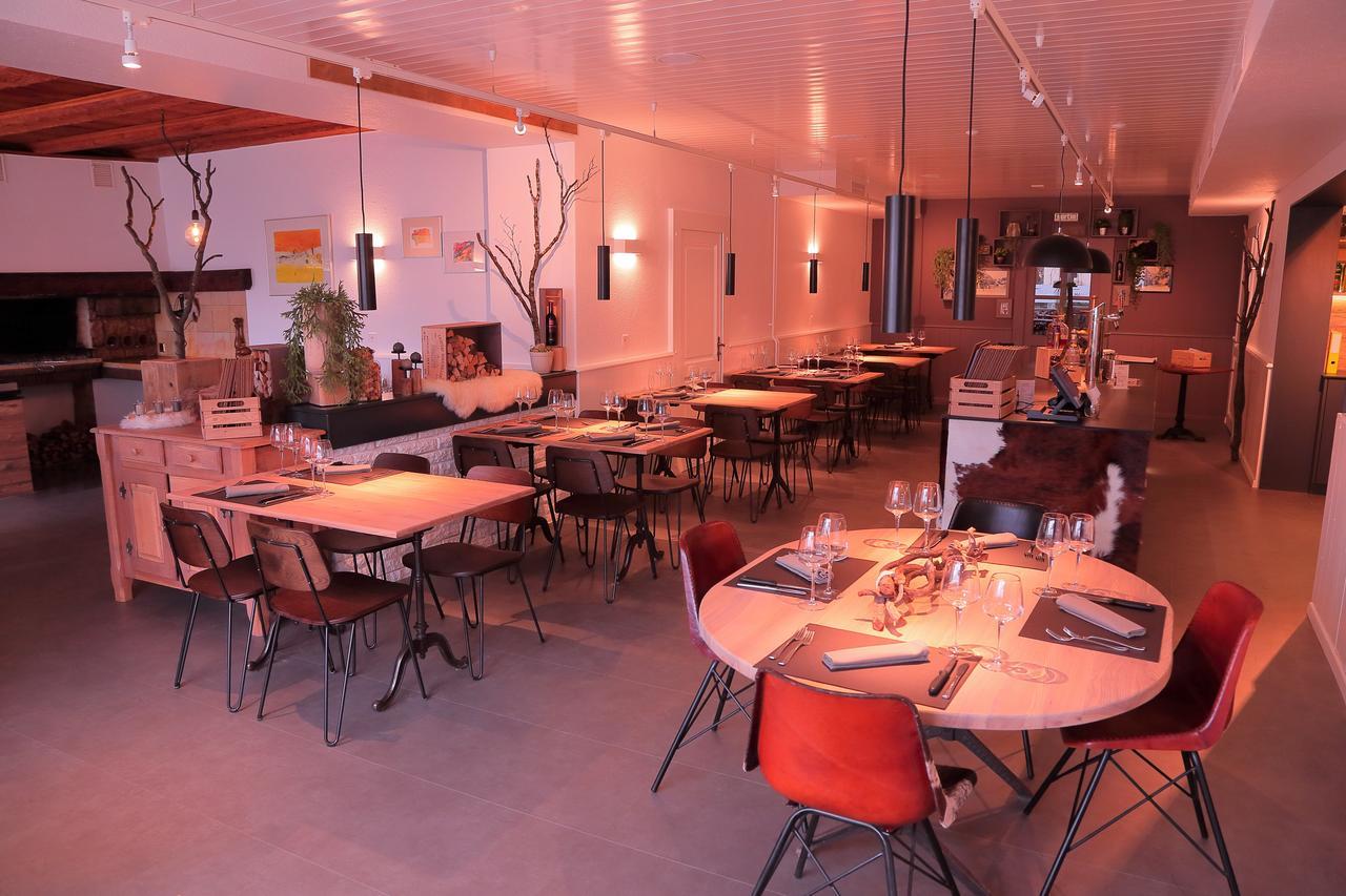 Hotel-Rotisserie La Tour Rouge Delémont Екстериор снимка