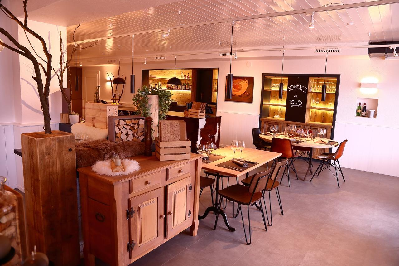 Hotel-Rotisserie La Tour Rouge Delémont Екстериор снимка