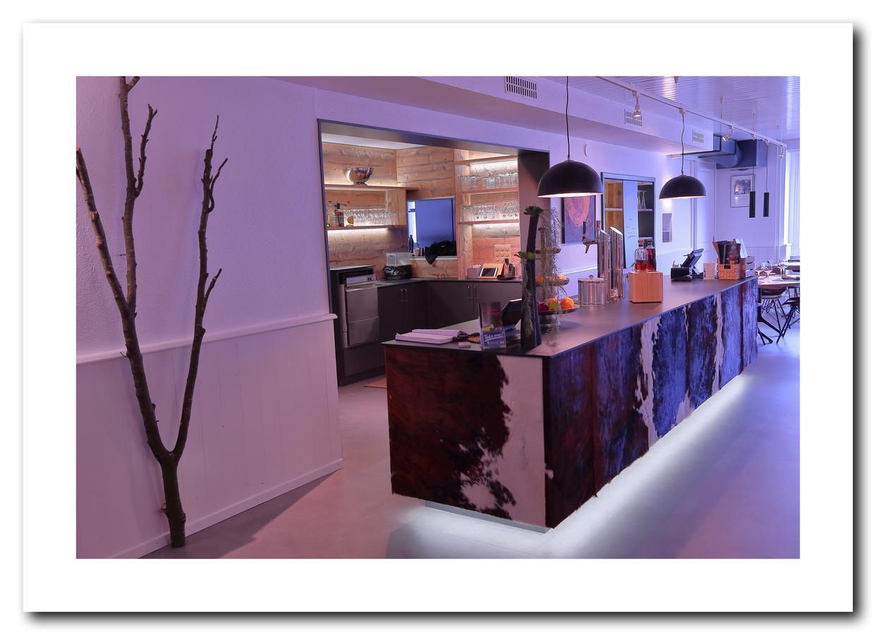 Hotel-Rotisserie La Tour Rouge Delémont Екстериор снимка