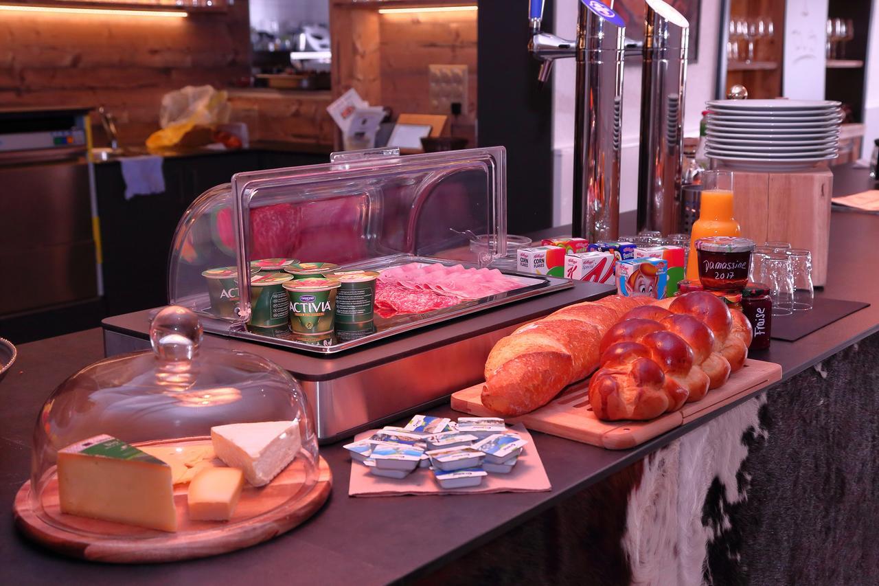 Hotel-Rotisserie La Tour Rouge Delémont Екстериор снимка